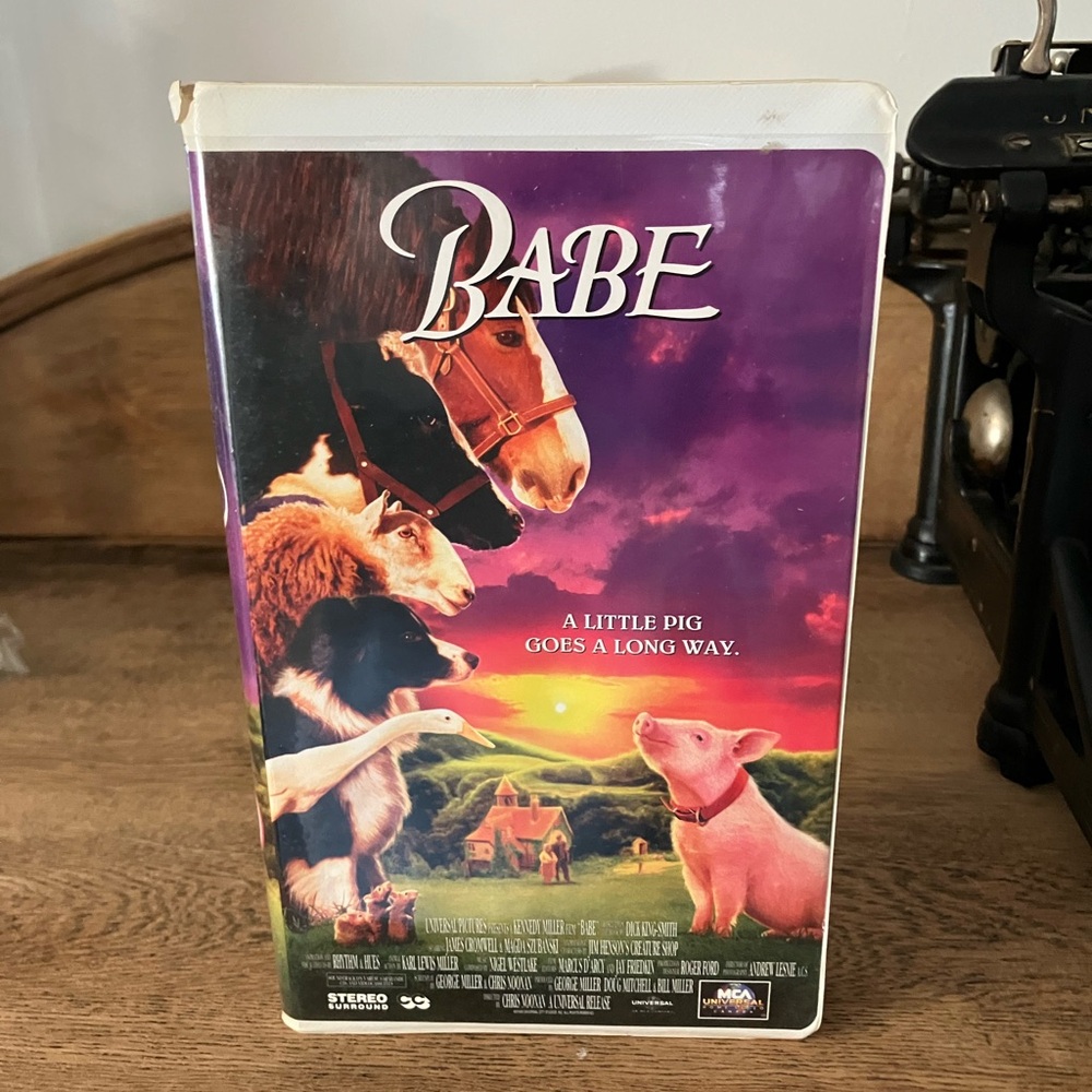 Babe VHS Tape